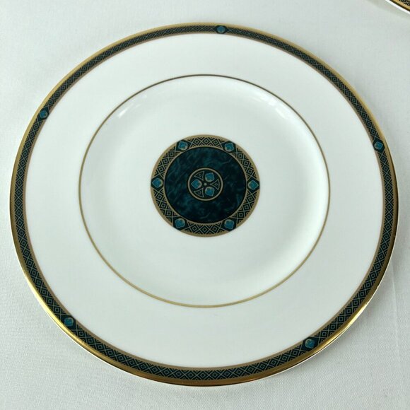Royal Doulton Biltmore Pattern Saucer & 2 Salad Plates Bone China Made n England - Picture 4 of 8